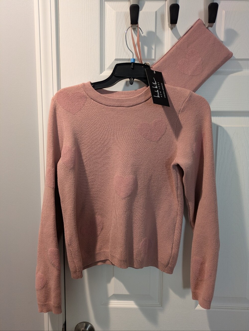 NWT Nicole Miller Women's Heart-Textured Pink Sweater and Wristlet Set Size M